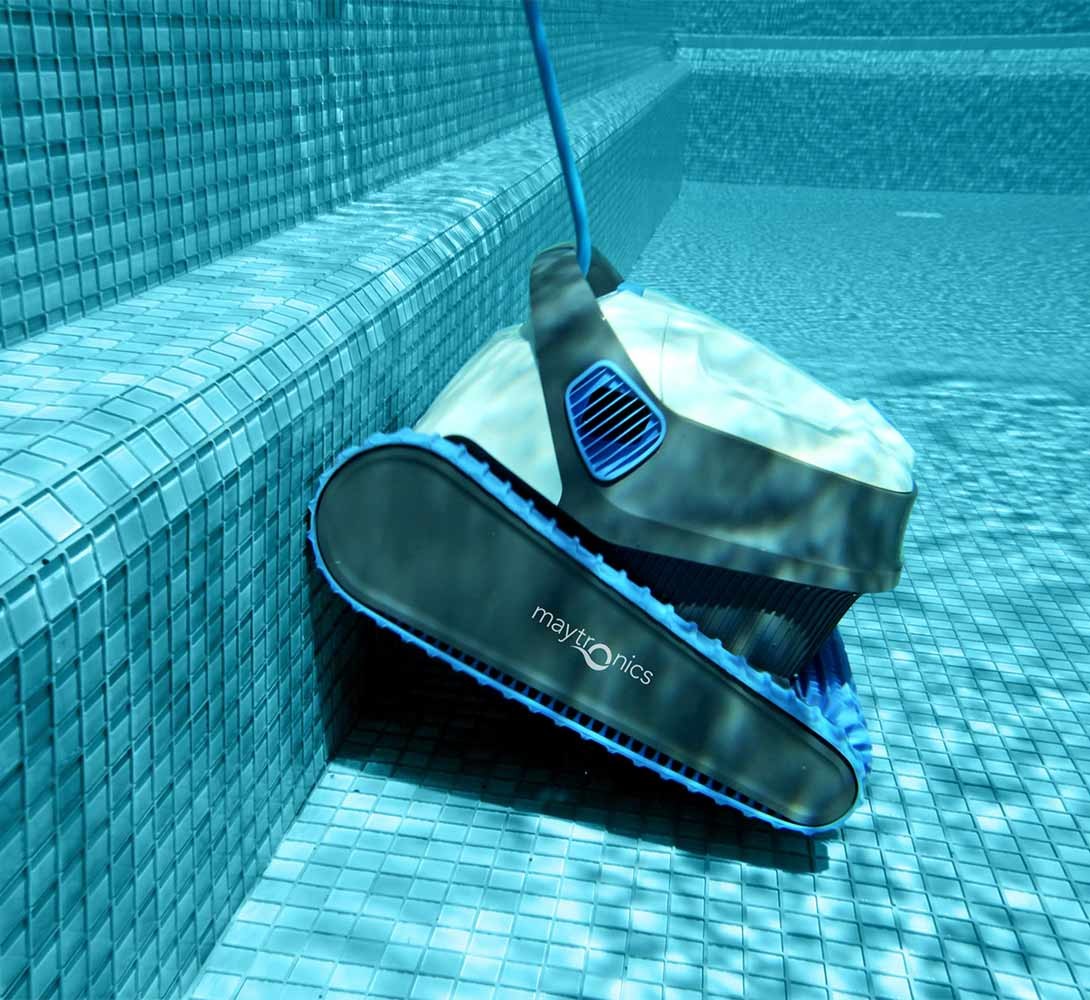 Dolphin S300 Робот за басейни до 12 м.