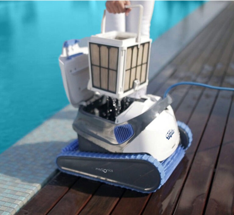 Dolphin S300 Робот за басейни до 12 м.